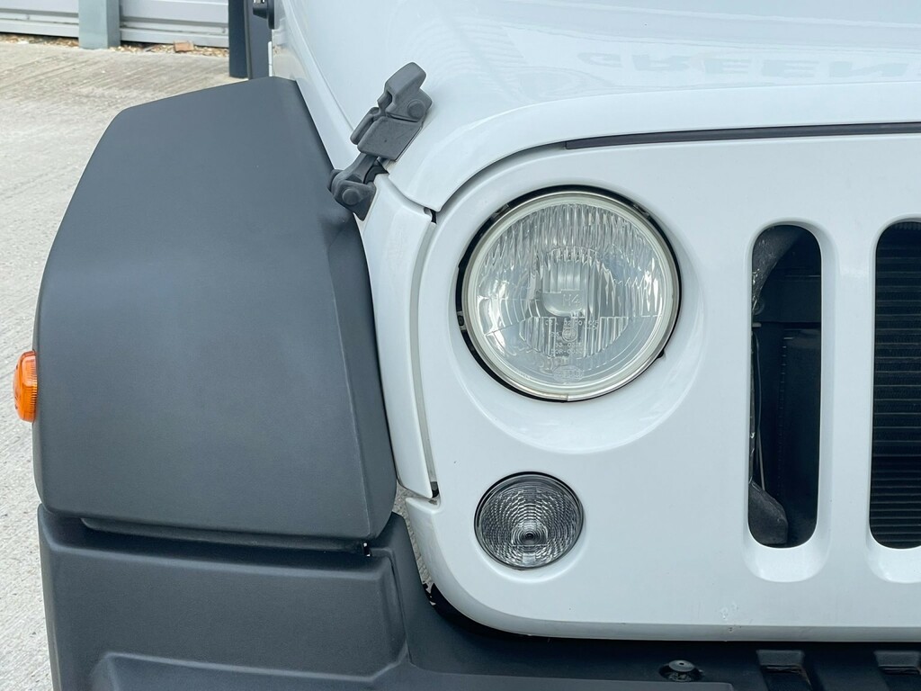 Jeep Wrangler 3.6 V6 Sahara Sport Convertible With Har White #4