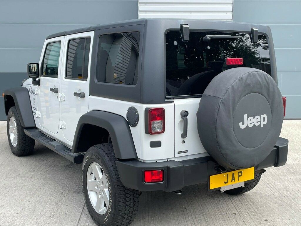 Jeep Wrangler 2-Door Sahara 2.8 Crd Red #29