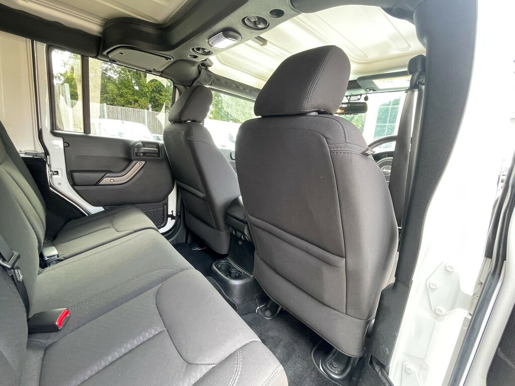 Jeep Wrangler 2-Door Sahara 2.8 Crd Red #51