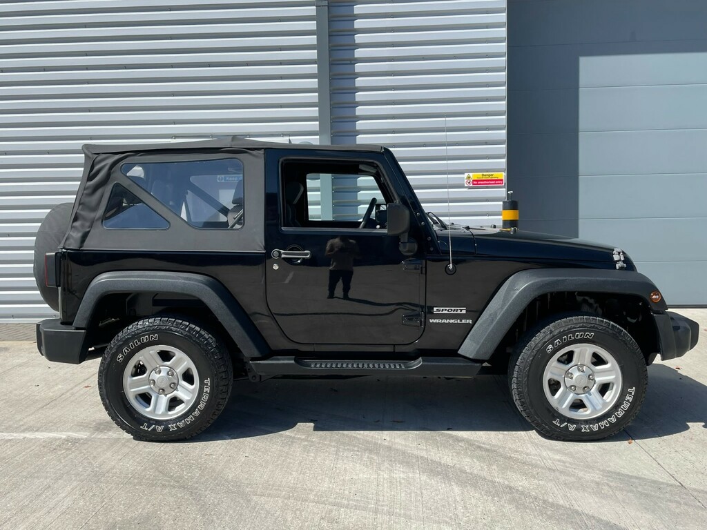 Jeep Wrangler 3.8 V6 Sport Red #17