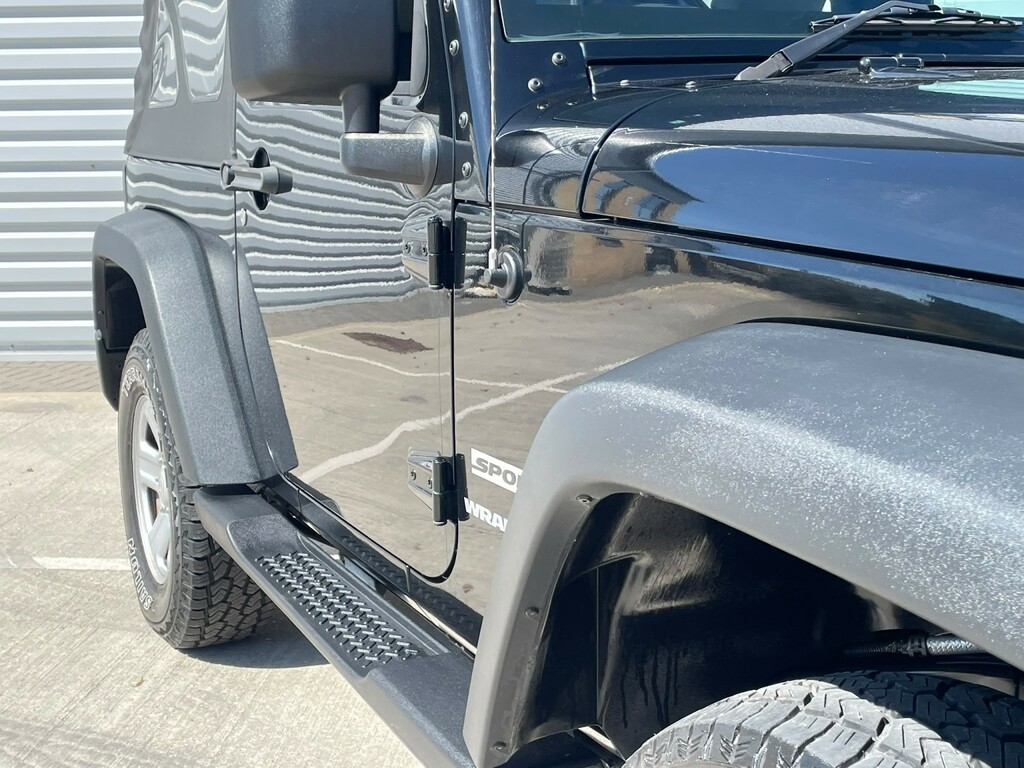 Jeep Wrangler 3.8 V6 Sport Red #10