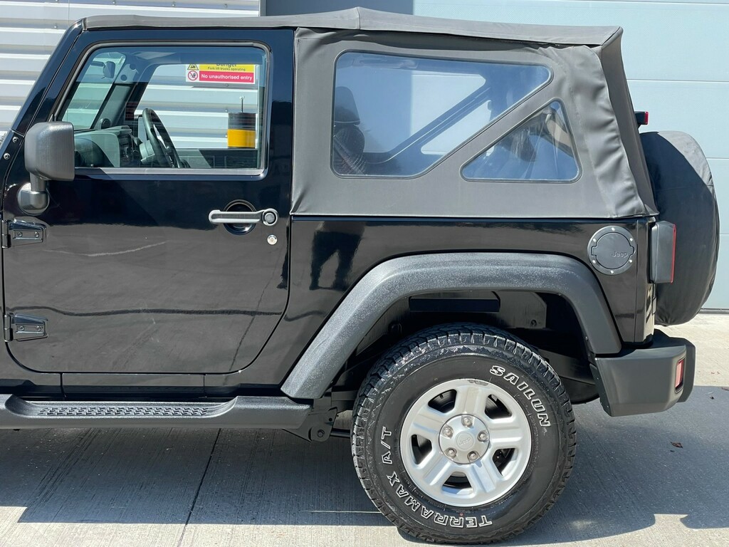 Jeep Wrangler 3.8 V6 Sport Red #34