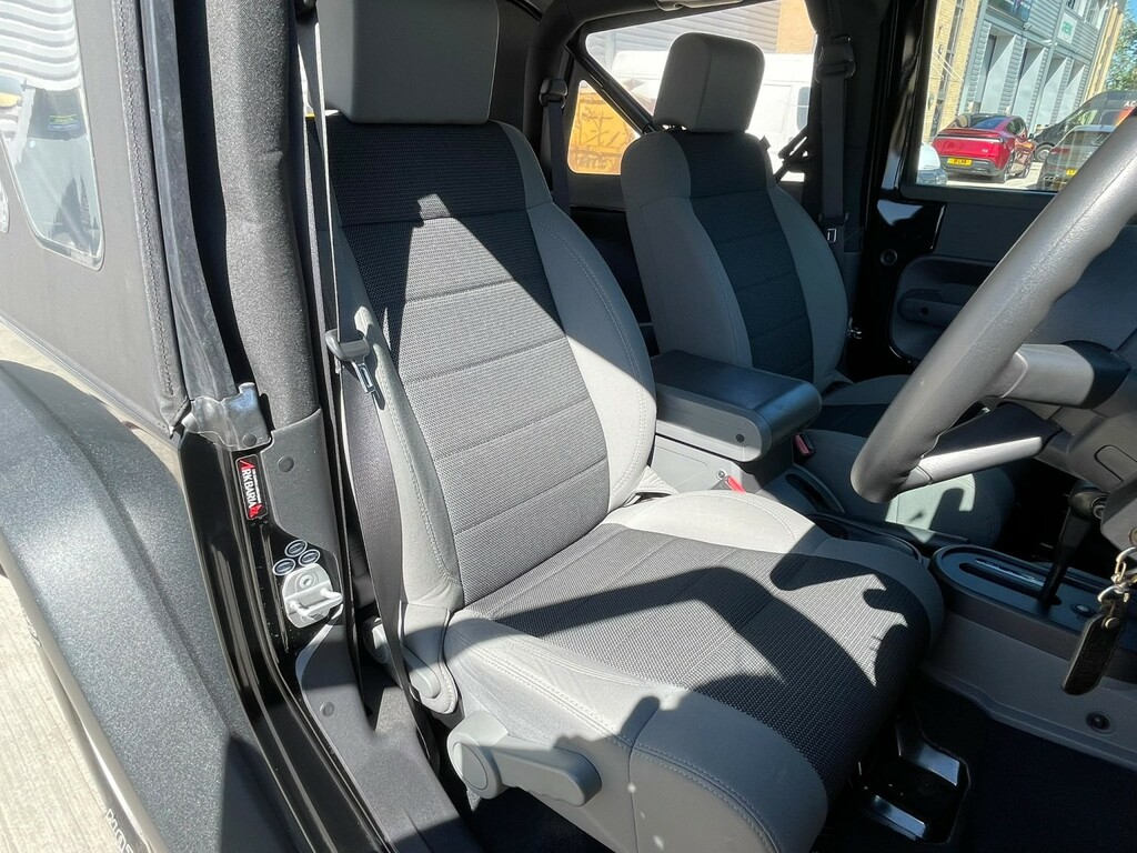 Jeep Wrangler 3.8 V6 Sport Red #49
