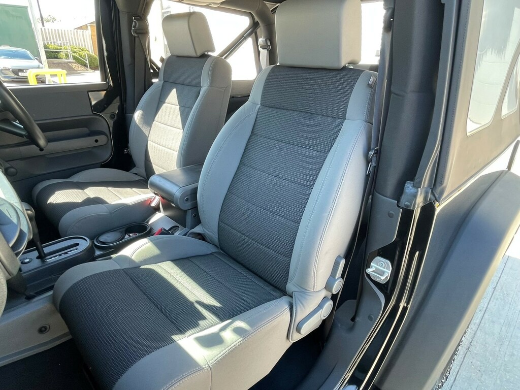 Jeep Wrangler 3.8 V6 Sport Red #51