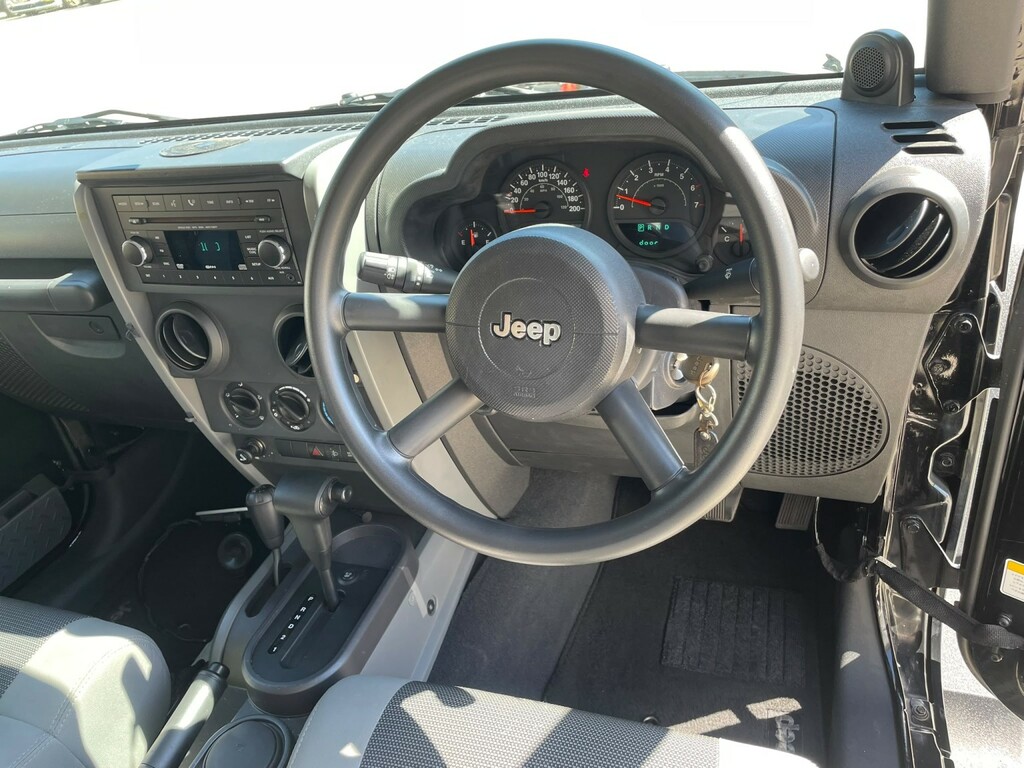 Jeep Wrangler 3.8 V6 Sport Red #45