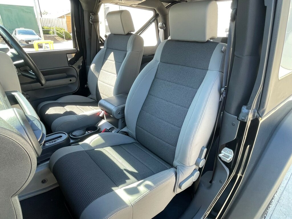 Jeep Wrangler 3.8 V6 Sport Red #52