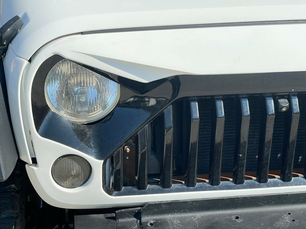 Jeep Wrangler Special Texas Edition Sahara 3.8 V6 White #4