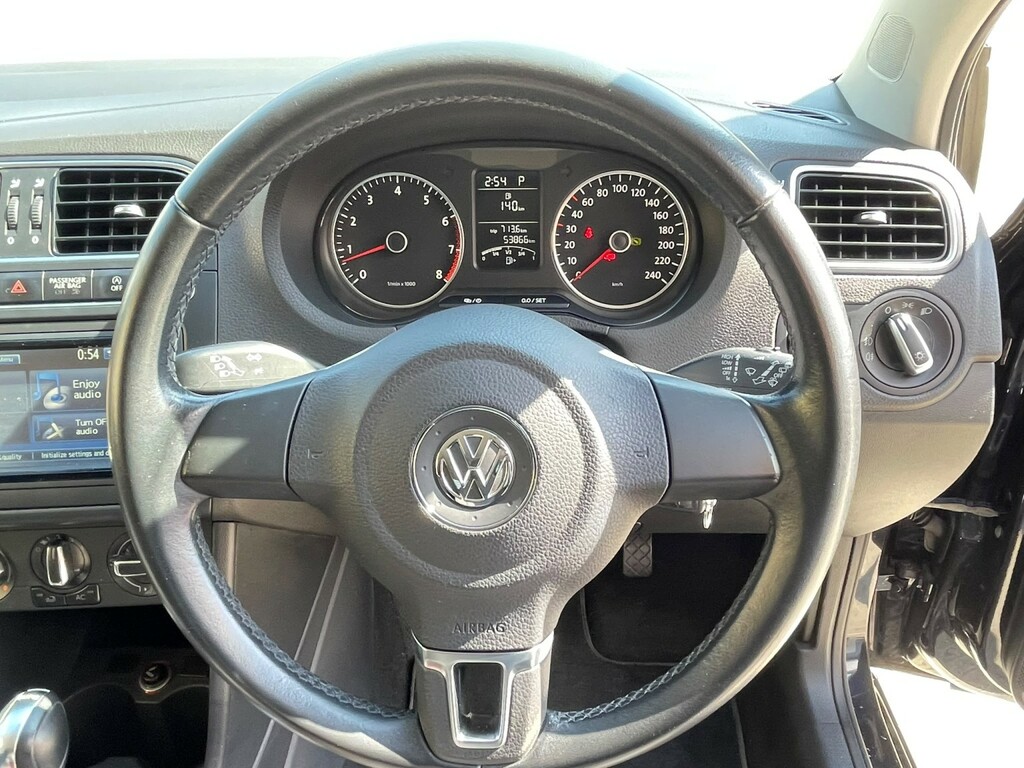 Volkswagen Polo Match Edition White #39
