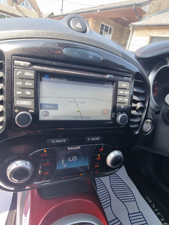 Nissan Juke Tekna Black #12
