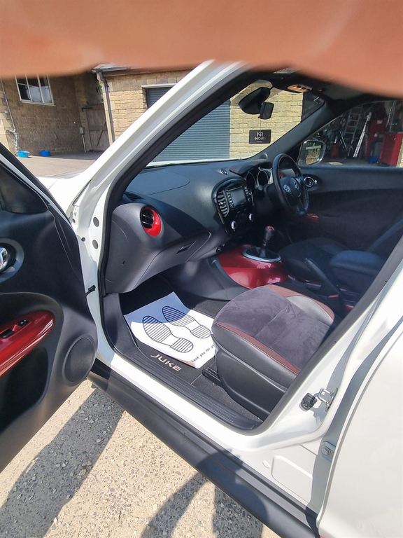 Nissan Juke Tekna Black #21