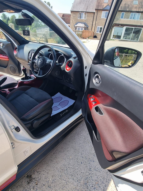 Nissan Juke Tekna Black #16