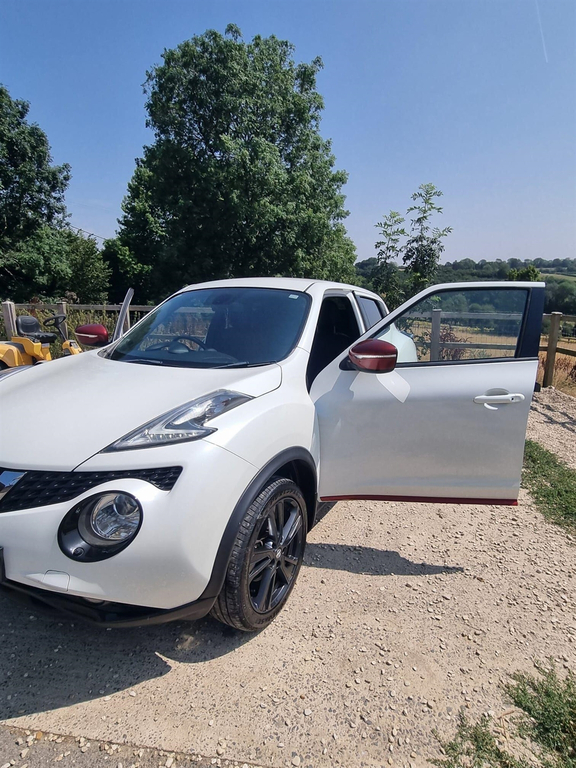 Nissan Juke Tekna Black #9