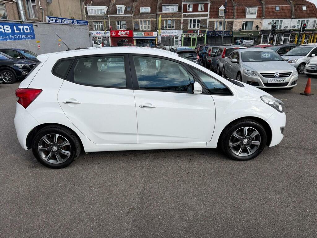 Hyundai Ix20 1.4 Blue Drive Se Euro 6 Ss White #2
