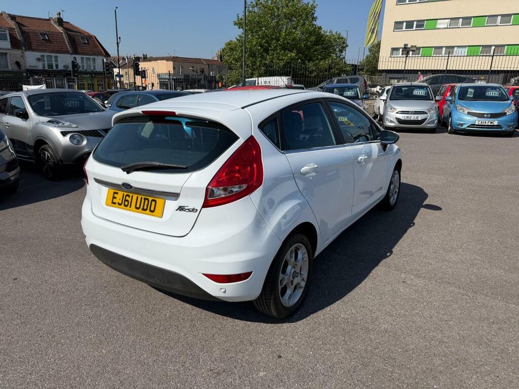 Ford Fiesta Hatchback 1.4 Zetec 201261 EJ61UDO White #3