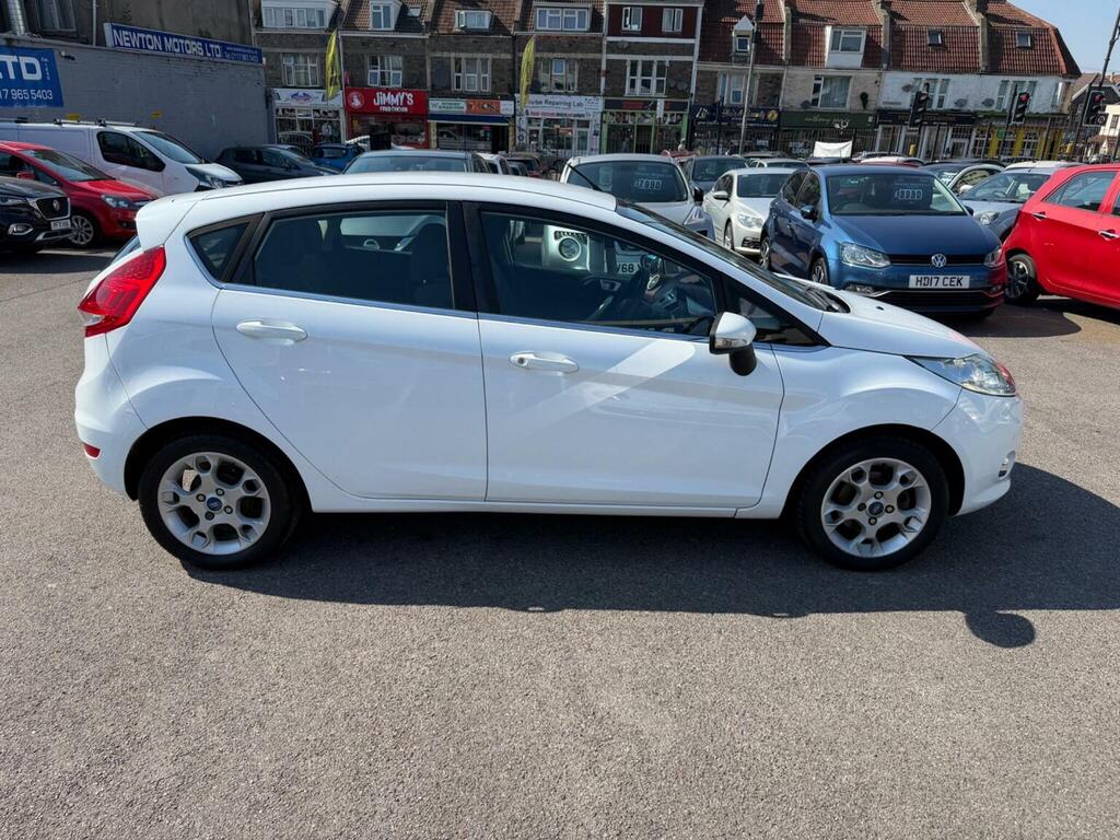Ford Fiesta Hatchback 1.4 Zetec 201261 EJ61UDO White #2