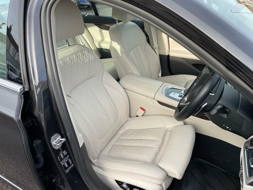 BMW 7 Series Saloon Black #12