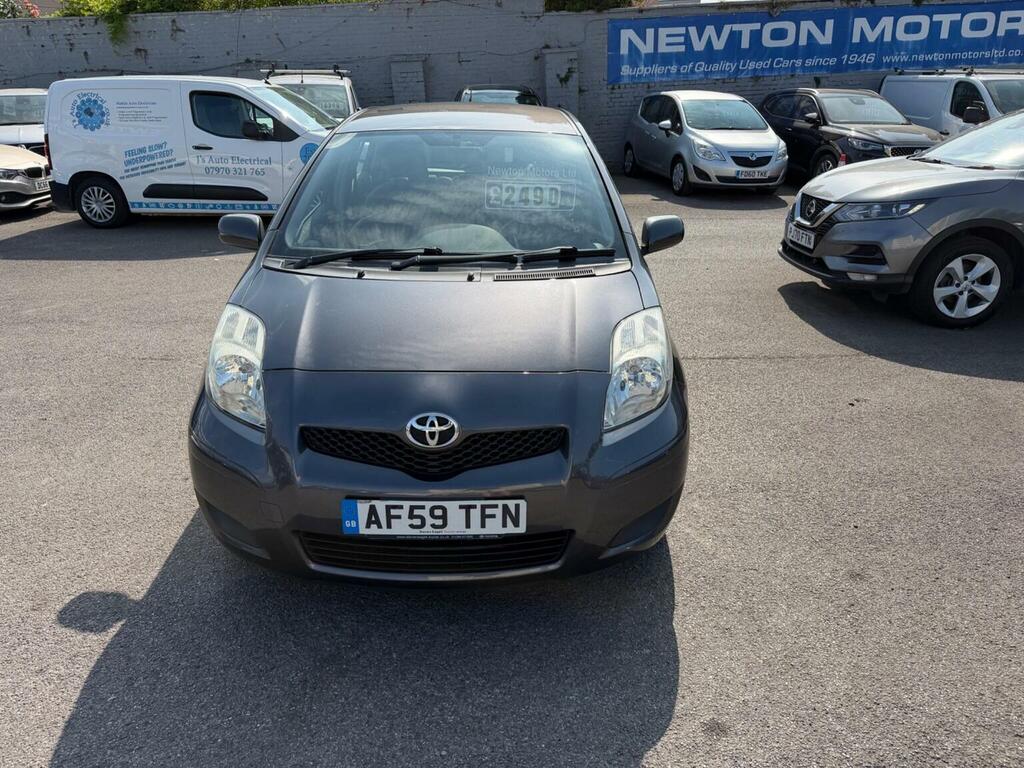 Toyota Yaris Hatchback Red #8