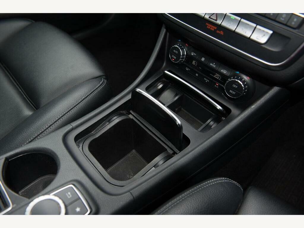 Mercedes-Benz GLA Class 1.6 Gla180 Urban Edition 7G-dct Euro 6 Ss Red #26
