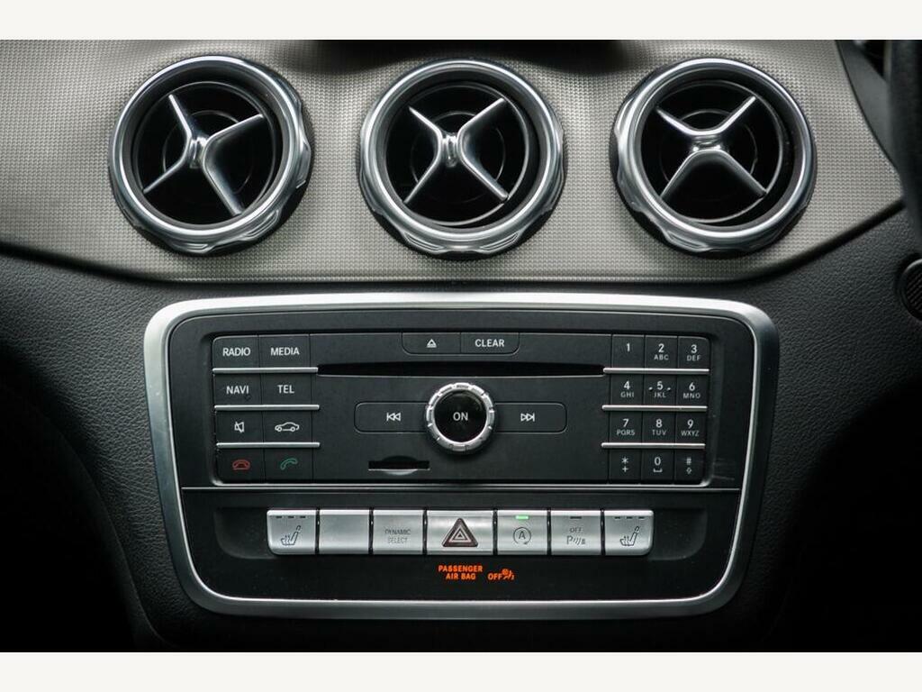 Mercedes-Benz GLA Class 1.6 Gla180 Urban Edition 7G-dct Euro 6 Ss Red #22