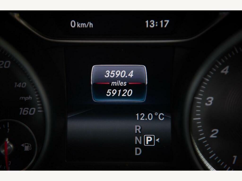 Mercedes-Benz GLA Class 1.6 Gla180 Urban Edition 7G-dct Euro 6 Ss Red #30