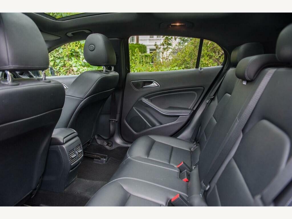 Mercedes-Benz GLA Class 1.6 Gla180 Urban Edition 7G-dct Euro 6 Ss Red #10
