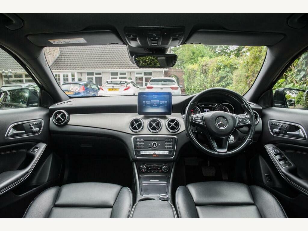 Mercedes-Benz GLA Class 1.6 Gla180 Urban Edition 7G-dct Euro 6 Ss Red #13