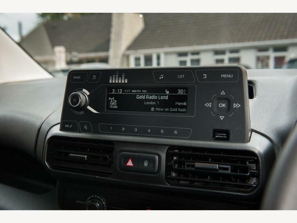Vauxhall Combo 2300 1.5 Turbo D 100Ps H1 Sportive Van White #16