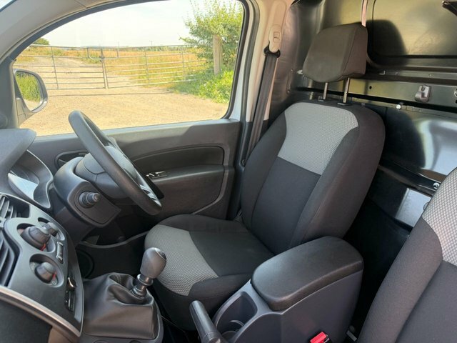 Renault Kangoo Maxi 60Ps Ze Ll21 33Kwh 5 Seat Business L3 H1 With Air White #18