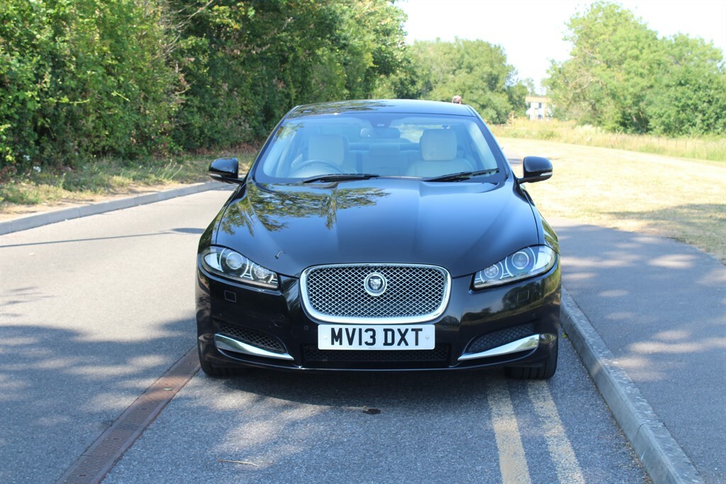 Jaguar XF D V6 Premium Luxury Black #6