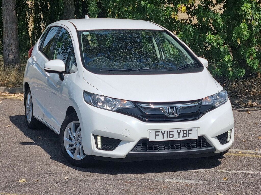 Honda Jazz Hatchback 1.3 I-vtec Se Cvt Euro 6 Ss 2016 FY16YBF White #3