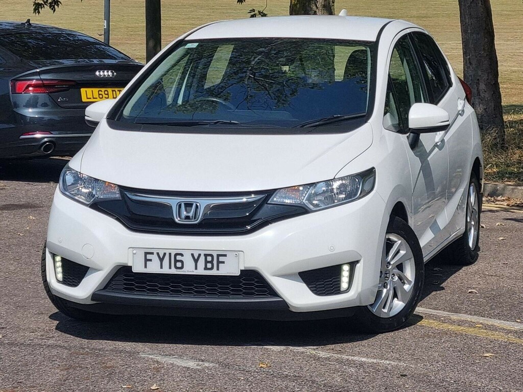 Honda Jazz Hatchback 1.3 I-vtec Se Cvt Euro 6 Ss 2016 White