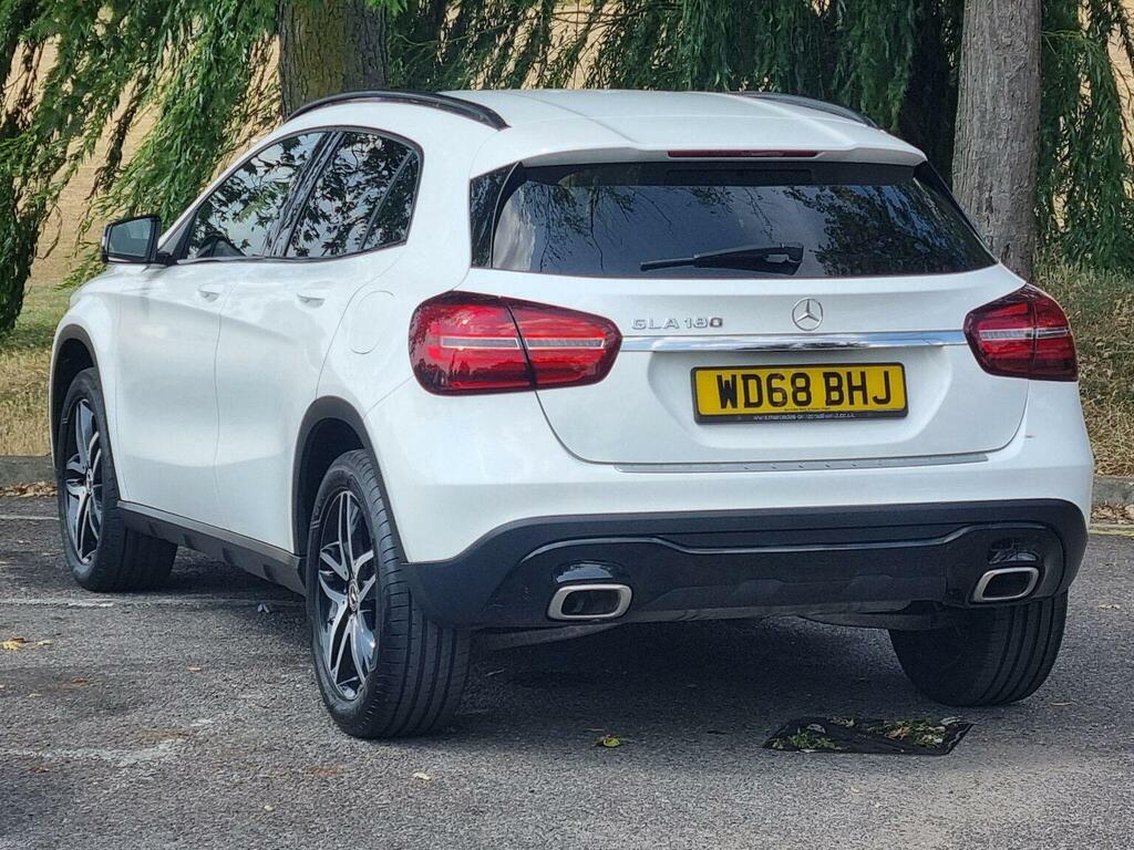 Mercedes-Benz GLA Class 1.6 Gla180 Urban Edition 7G-dct Euro 6 Ss White #4