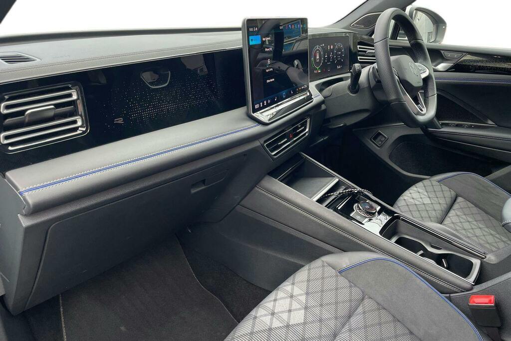 Volkswagen Tiguan 1.5 Tsi Ehybrid 19.7Kwh R-line Suv Plug GN75XBR White #2
