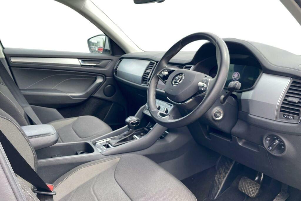 Skoda Kodiaq 1.5 Tsi Act Se Drive Suv Dsg BF23GHA White #6