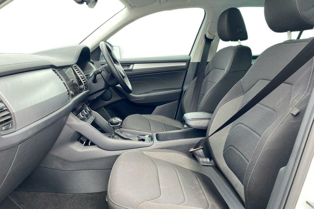 Skoda Kodiaq 1.5 Tsi Act Se Drive Suv Dsg BF23GHA White #2