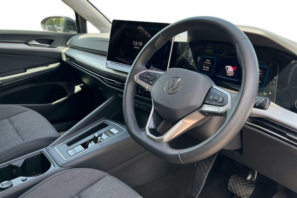 Volkswagen e-Golf 1.5 Tsi Ehybrid 19.7Kwh Match Hatchback Black #4
