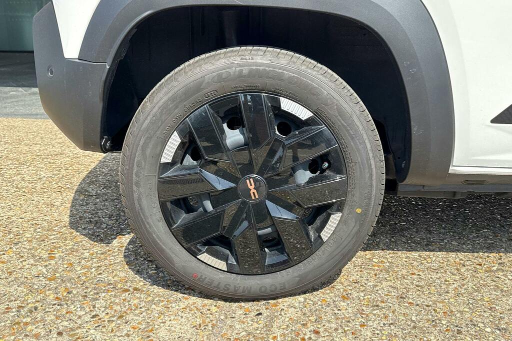 Dacia Spring 100 24.3Kwh Extreme Hatchback GF26OXM White #5