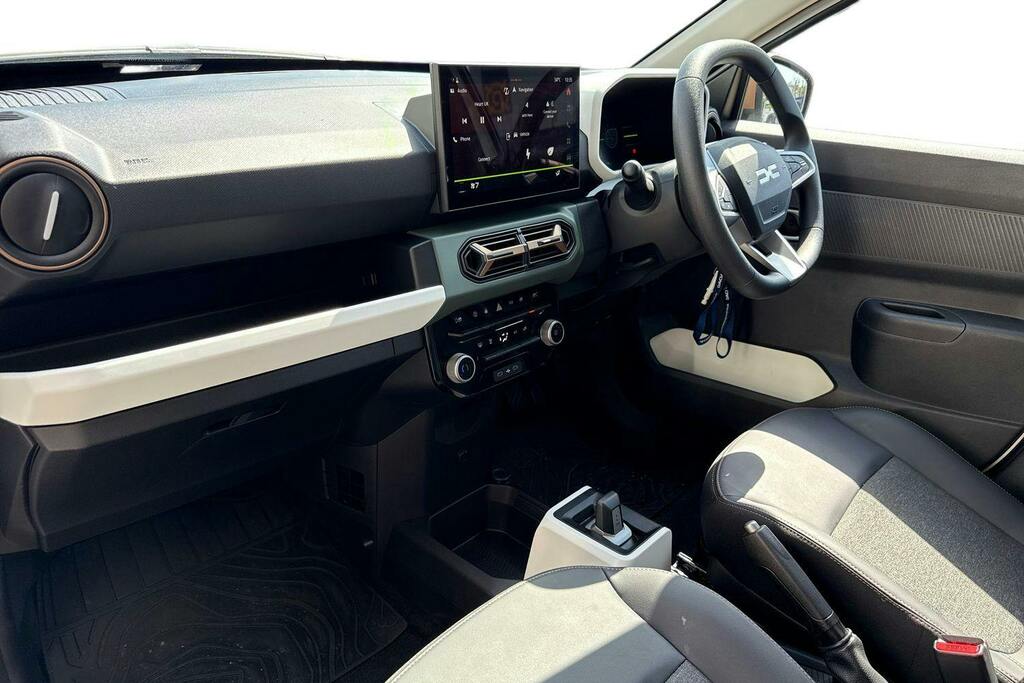 Dacia Spring 100 24.3Kwh Extreme Hatchback GF26OXM White #2