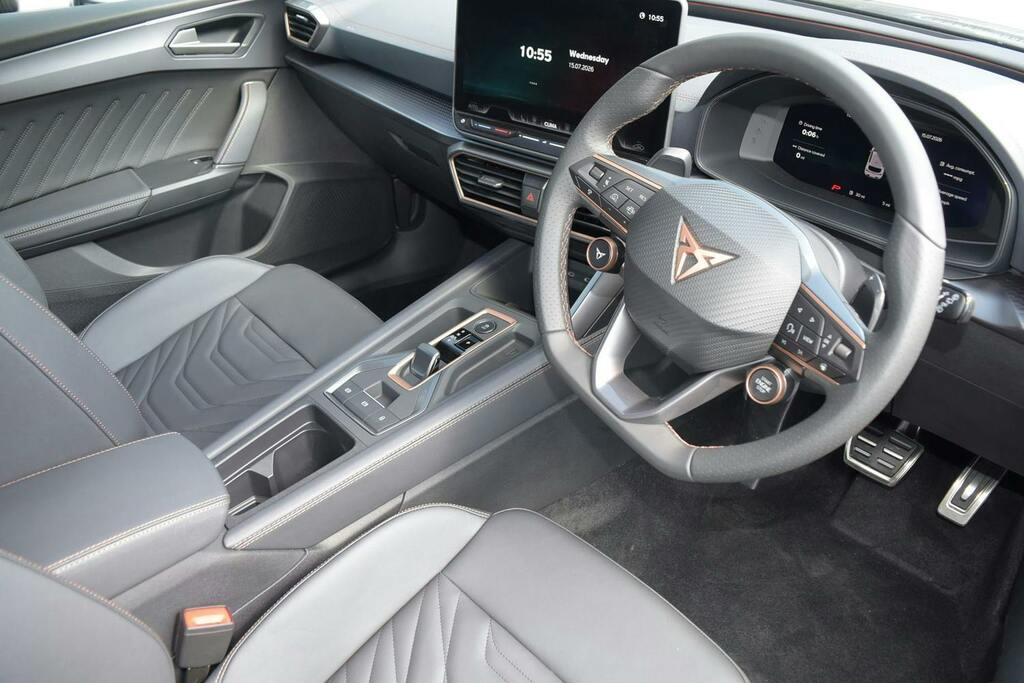 Cupra Leon 1.5 Etsi V3 Hatchback Hybrid Dsg KR26WLL Black #6