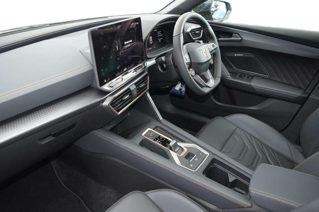 Cupra Leon 1.5 Ehybrid 25.8Kwh Shadow Edition Hatchback P KR26VJZ Purple #2