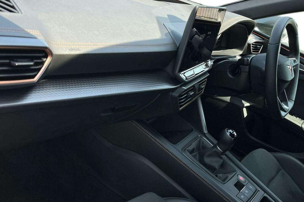 Cupra Leon 1.5 Tsi V2 Hatchback KS25MZF Grey #2