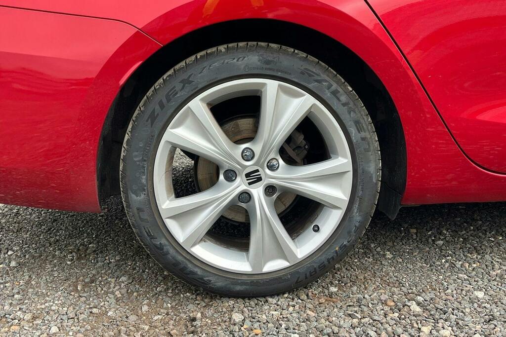 Seat Leon 1.5 Etsi Mhev Fr Estate Hybrid Dsg GK21FXV Red #5