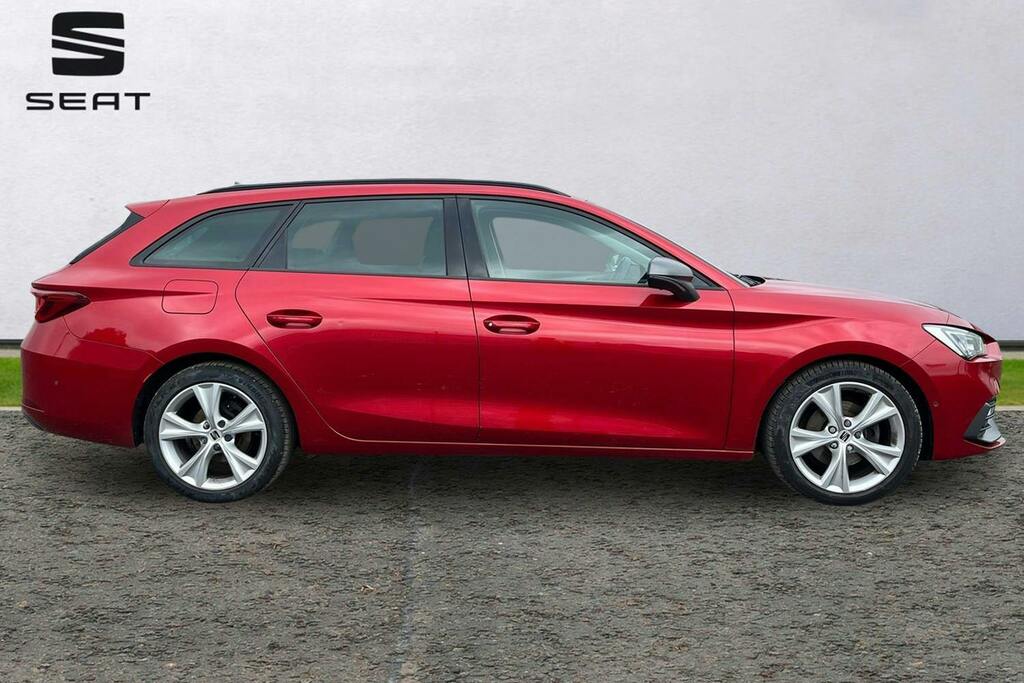 Seat Leon 1.5 Etsi Mhev Fr Estate Hybrid Dsg GK21FXV Red #4