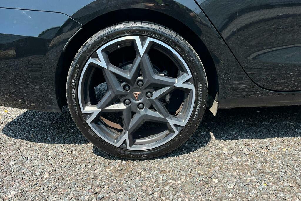 Cupra Leon 1.5 Etsi V2 Estate Hybrid Dsg GF75XYH Black #5