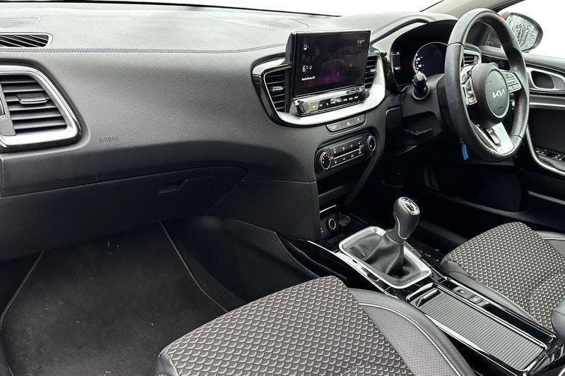 Kia Xceed 1.0 T Gdi Connect Suv Orange #2