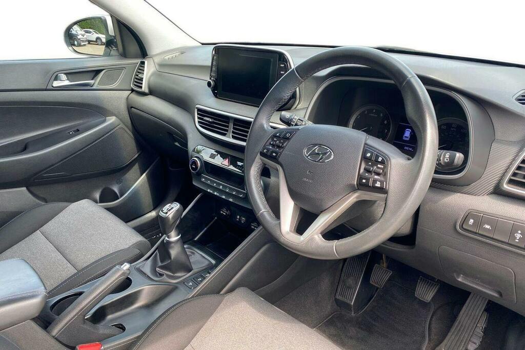 Hyundai Tucson 1.6 Gdi Se Nav Suv Silver #6