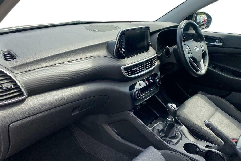 Hyundai Tucson 1.6 Gdi Se Nav Suv Silver #2