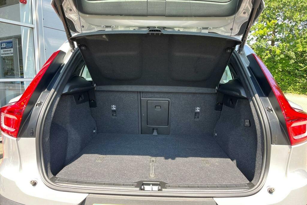 Volvo XC40 B3 P Plus Dark Grey #10