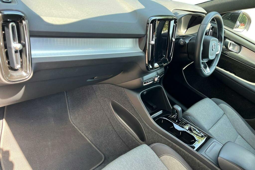Volvo XC40 2.0 B3 Mhev Plus Dark Suv Hybrid Dct Au Silver #2