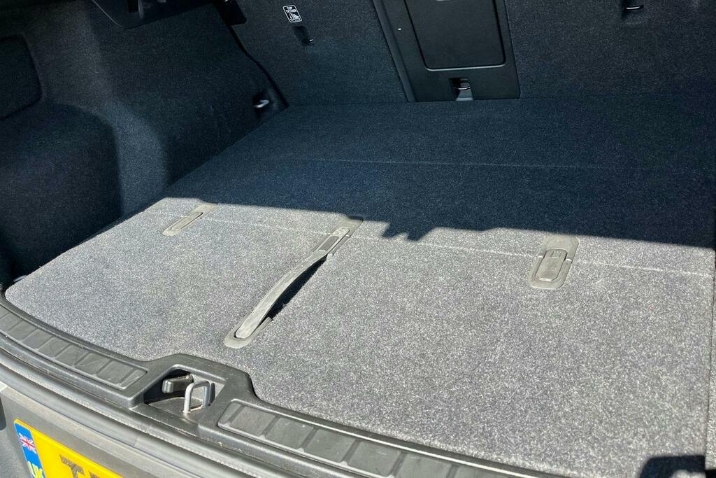 Volvo XC40 B3 P Plus Dark Grey #44
